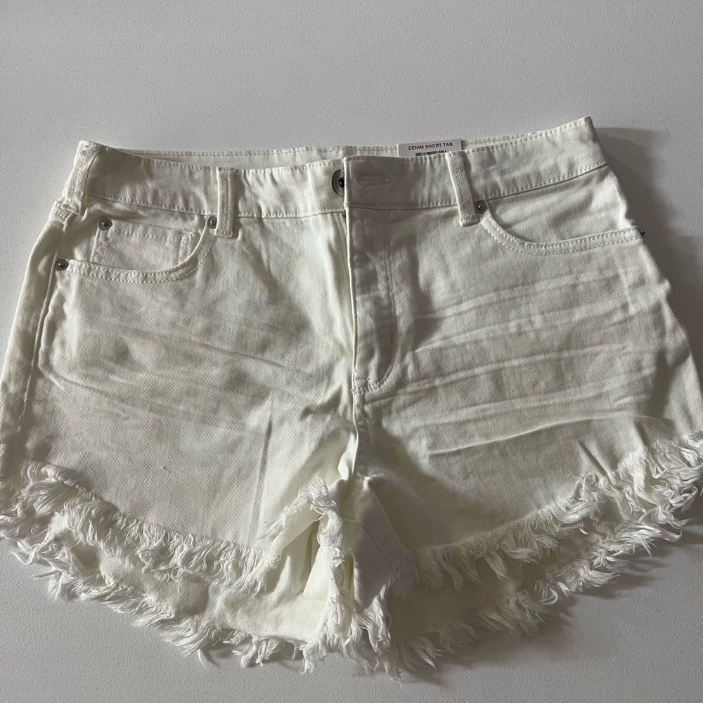 Women's White Frayed Hem Shorts